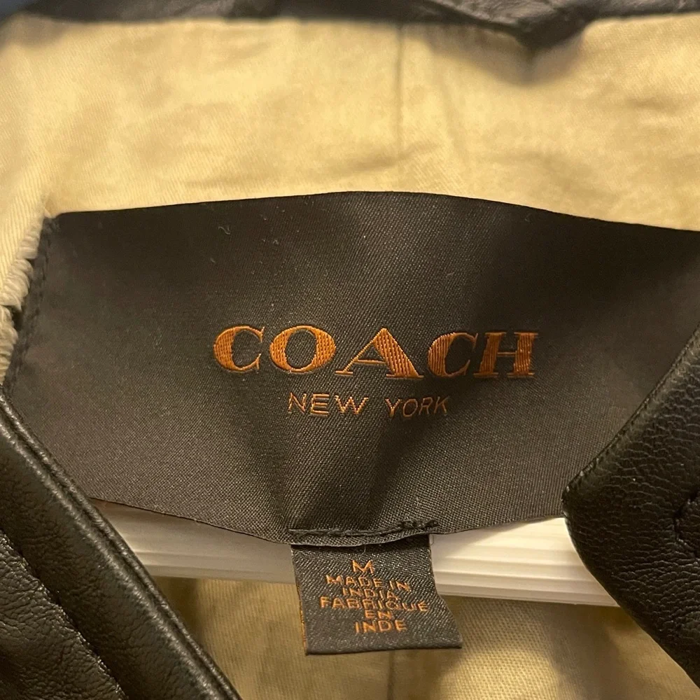Vintage Women's Coach Black 💯 Sheep Leather Bomber Jacket. - Picture 3 of 7